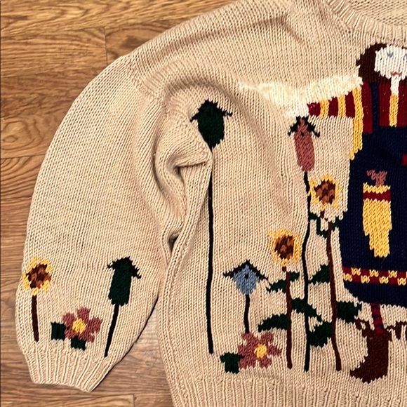 Women’s Beige woman in garden Sweater. - Picture 3 of 9